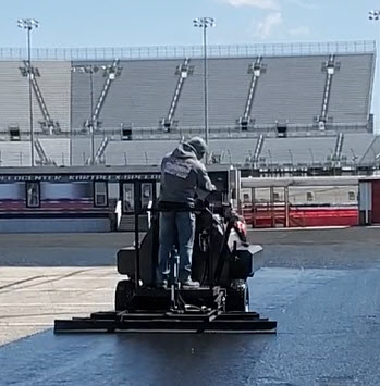 Asphalt Parking Lot Squeegee Machine